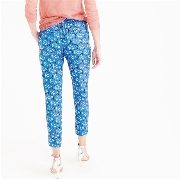J. CREW | Beautiful Floral Cropped Pants - Picture 2 of 8